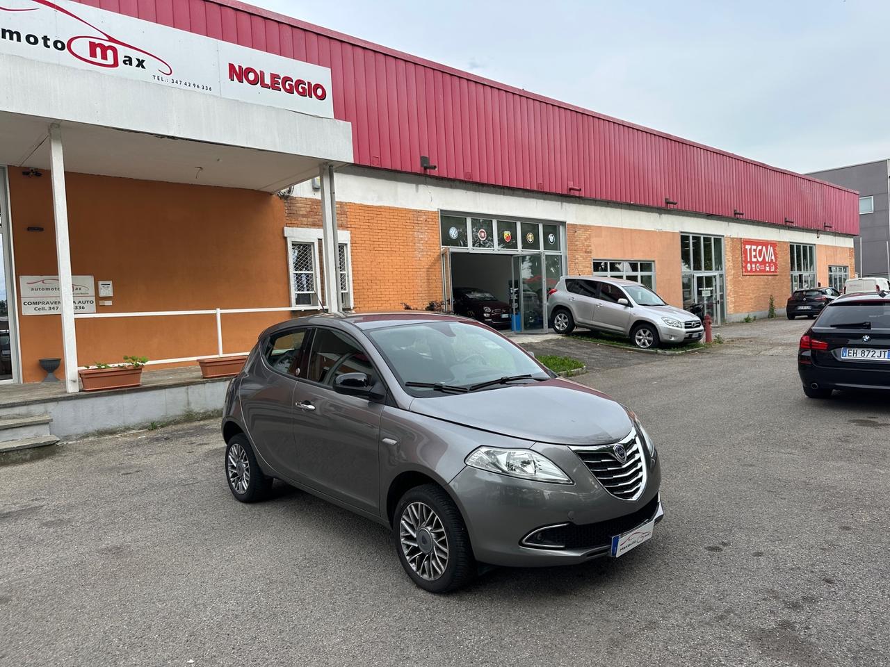 Lancia Ypsilon 0.9 TwinAir 85 CV 5 porte Metano Ecochic Gold