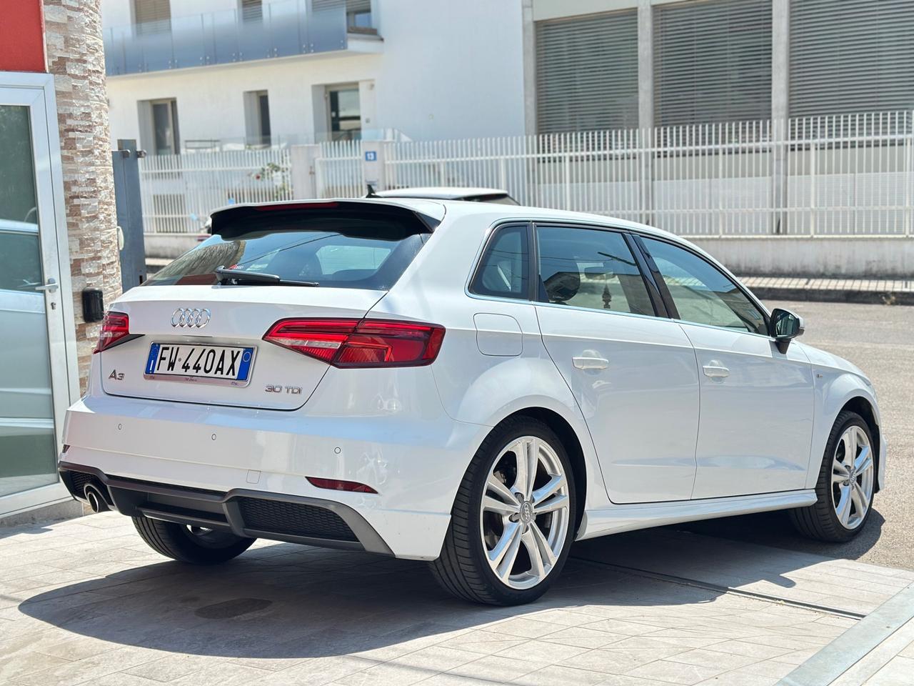 Audi A3 Admired S tronic-2019-VIRTUAL-MATRIX/18”