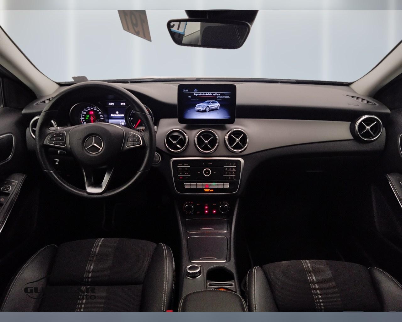 Mercedes-Benz GLA-X156 2017 - GLA 200 d Sport auto
