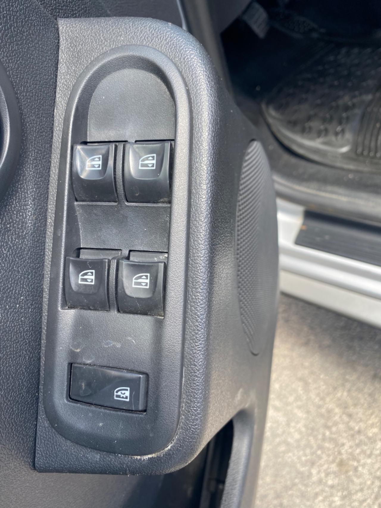 Dacia Duster 1.6 GPL 2018 Full Navi TAGLIANDATA