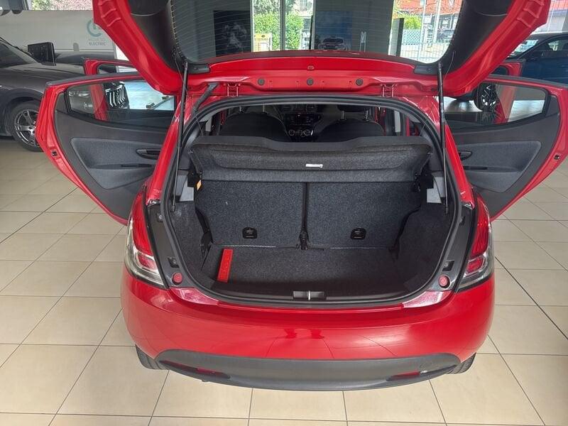 Lancia Ypsilon Ypsilon 1.0 FireFly 5 porte S&S Hybrid Ecochic Silver