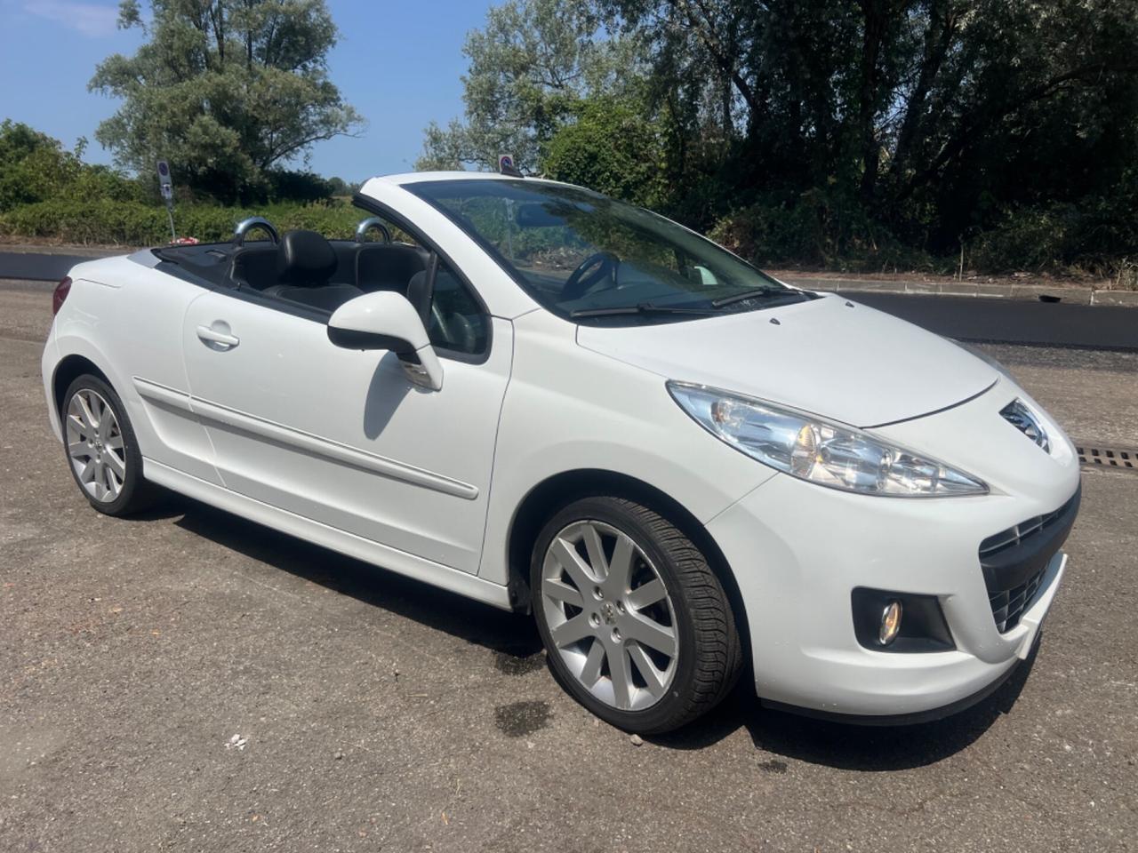 Peugeot 207 1.6 VTi 120CV CC Féline