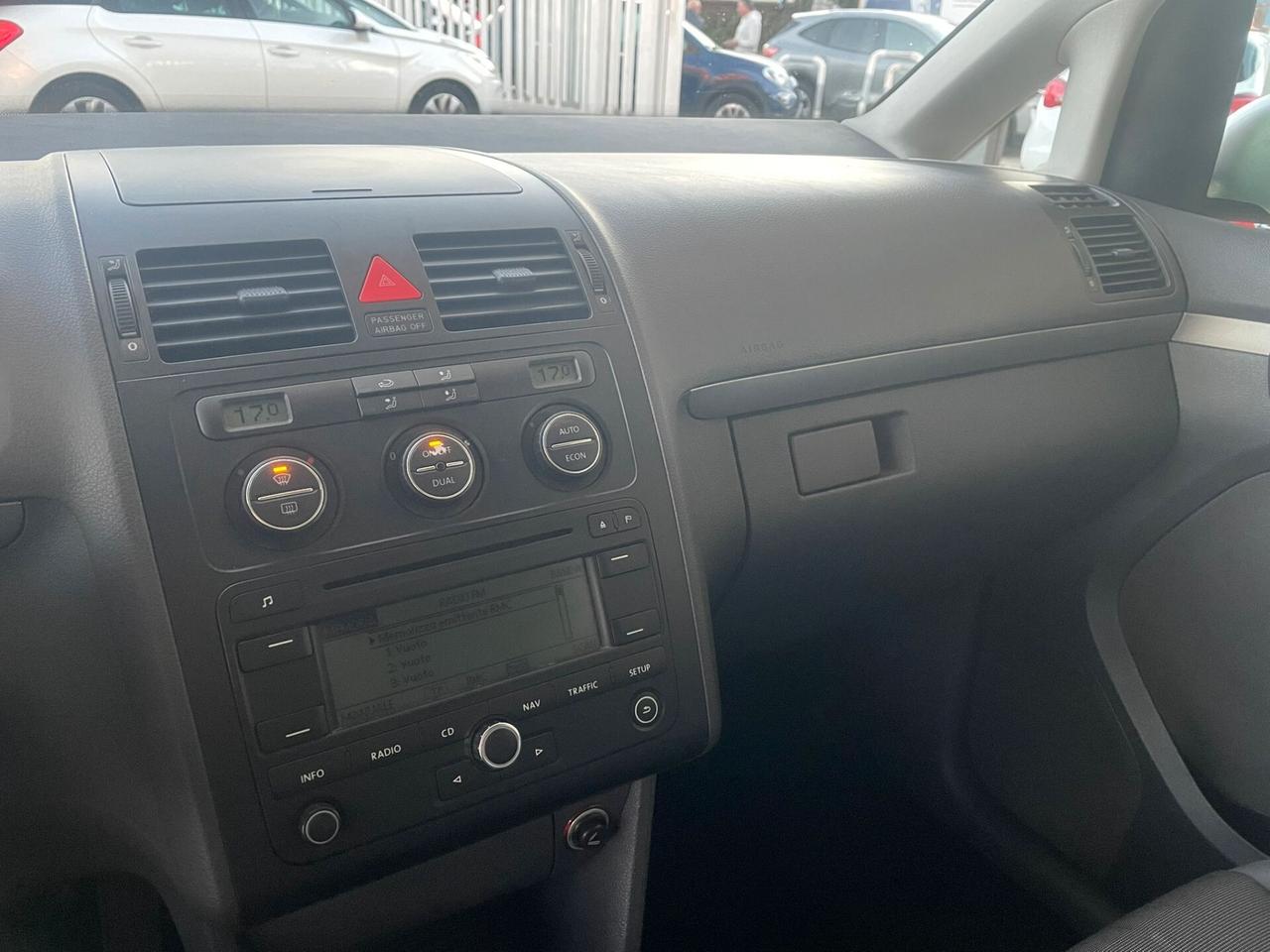 Volkswagen Touran 2.0 TDI Highline 7 POSTI