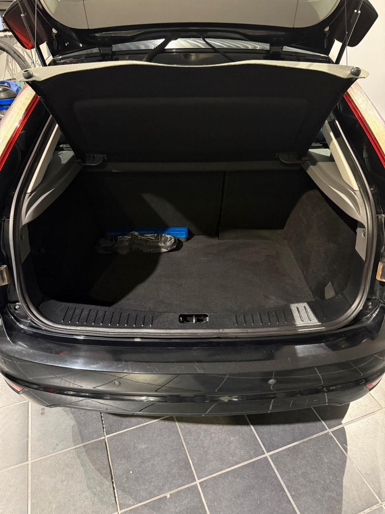Ford Focus 1.6 TDCi (90CV) - NEOPATENTATI