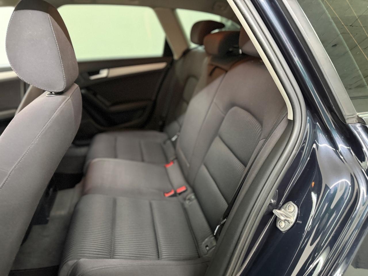 Audi A4 CAMBIO AUTOMATICO (anno 2017)
