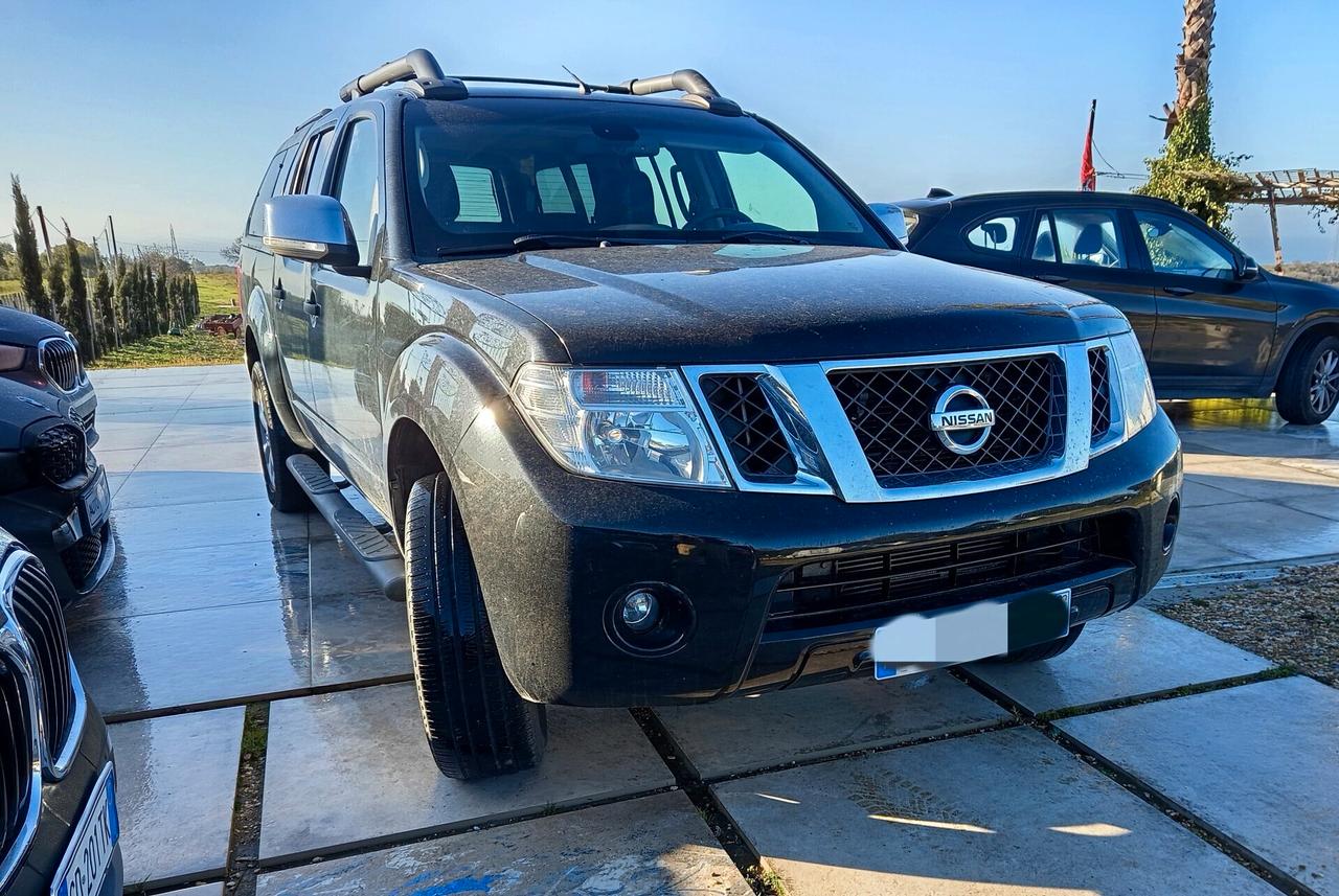 Nissan Navara 3.0 dCi 4 porte Double Cab LE V6 hardtop