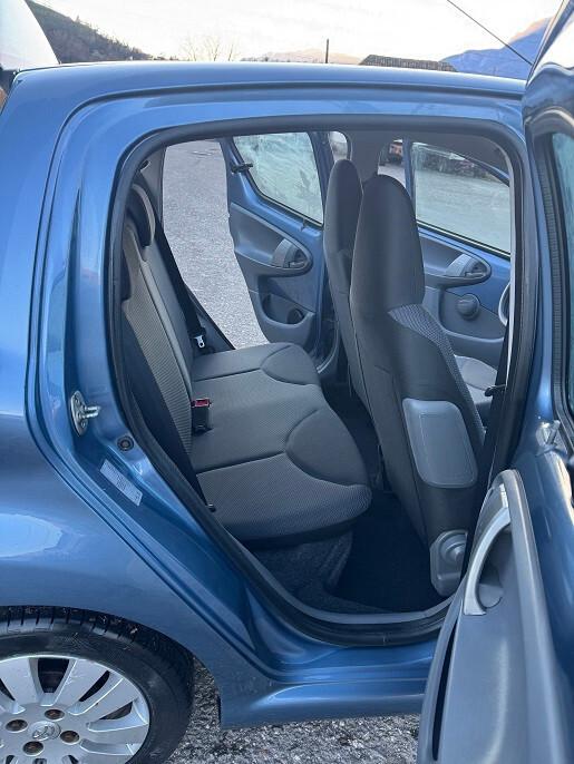 Toyota Aygo 1.0 12V VVT-i 5 porte Sol