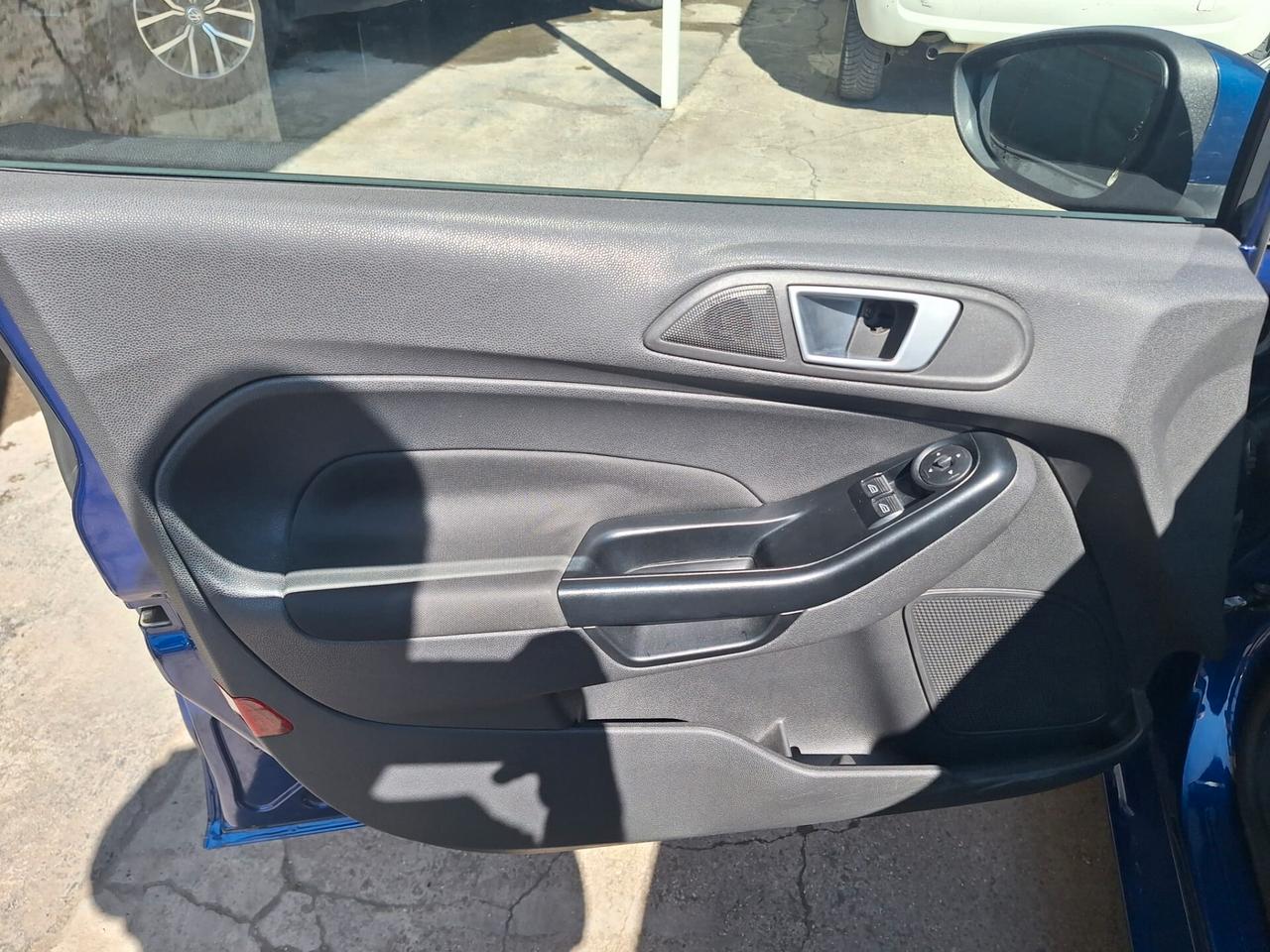 Ford Fiesta 1.4 5p. Bz.- GPL Titanium
