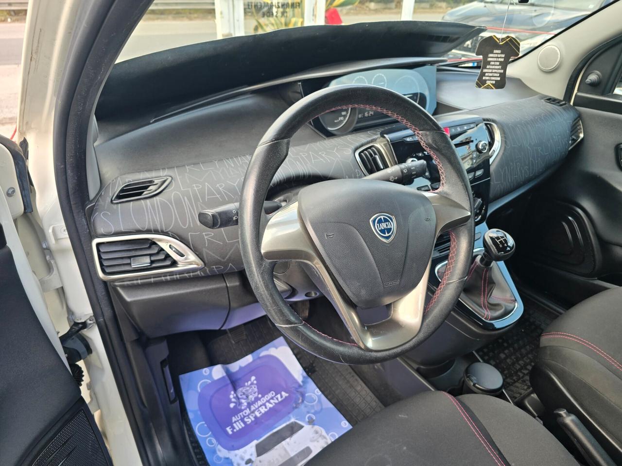 Lancia Ypsilon 1.3 MJT 95cv 5 porte S&S Elefantino