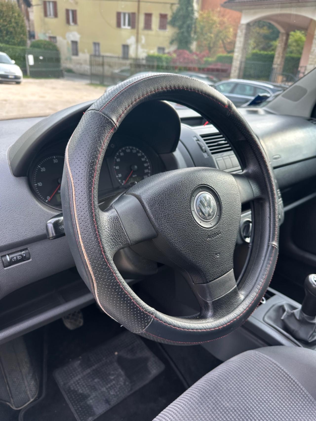 Volkswagen POLO 1.4/80CV TDI 5P SPORTLINE NEOPAT