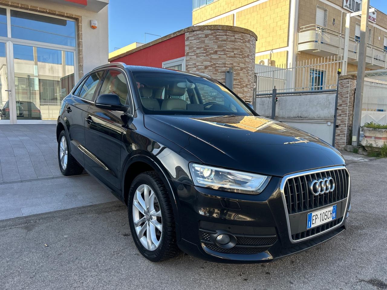 Audi Q3 2.0 TDI 140 cv-2013/LED/NAVI/18”