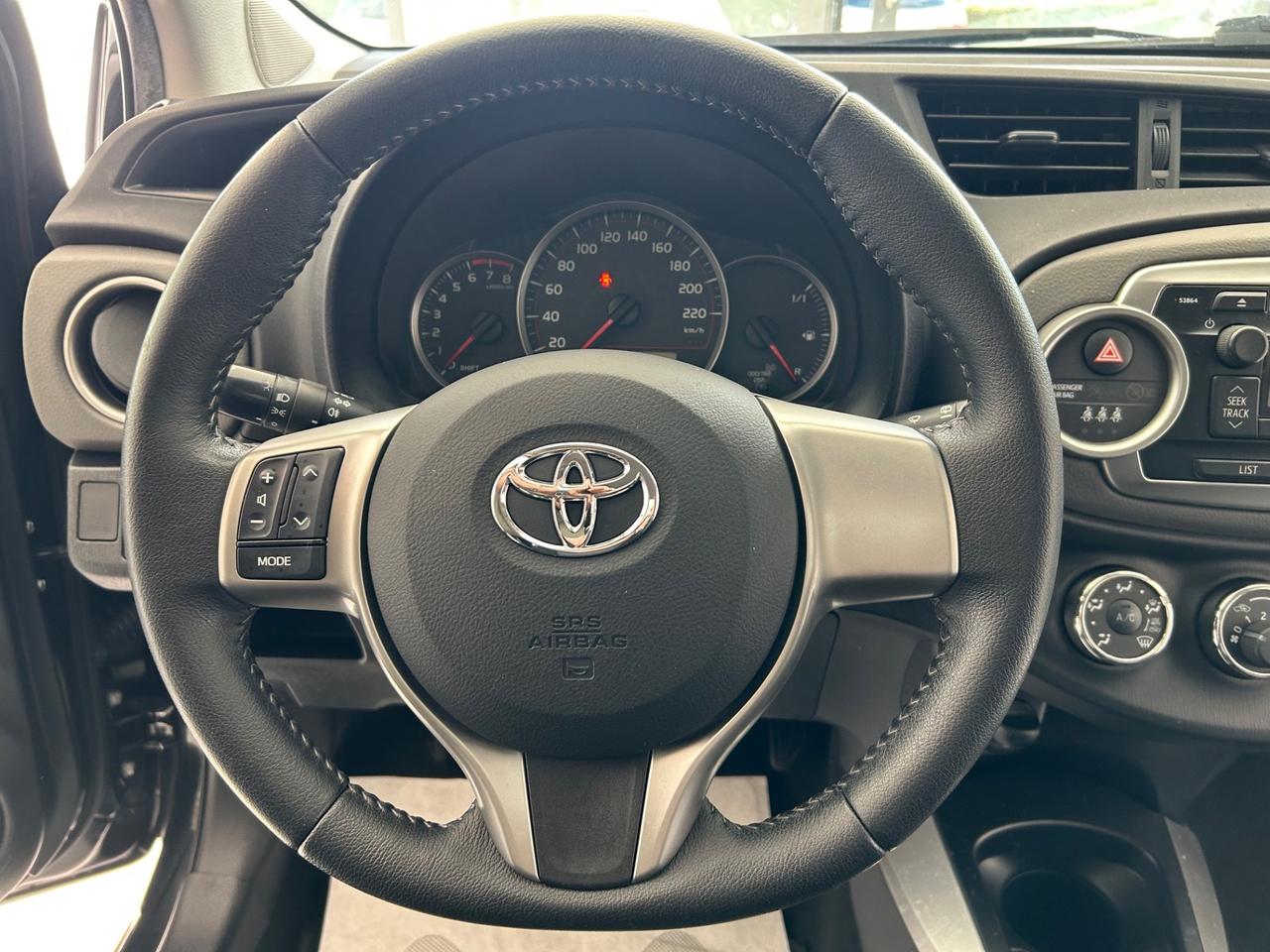 Toyota Yaris 1.0 benzina 51 kw 2014