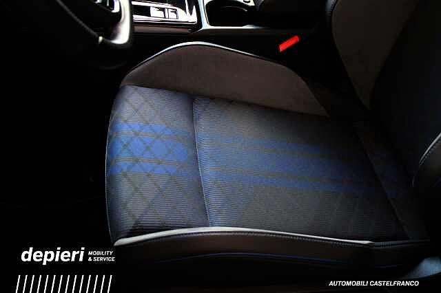 Volkswagen Golf R 2.0 TSI R DSG 4Motion Akrapovic