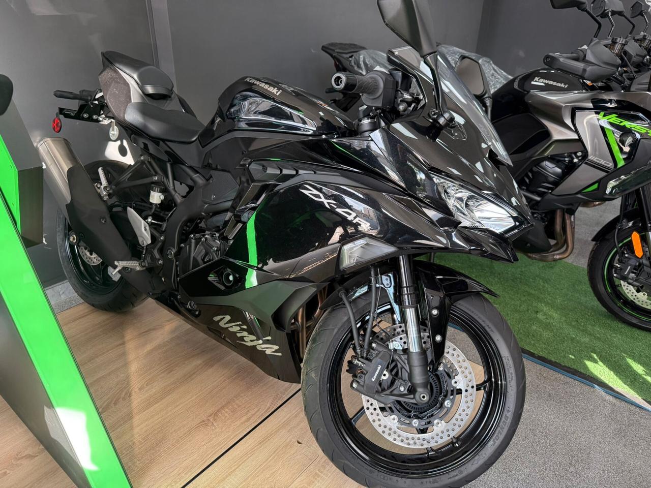 Kawasaki Ninja ZX-4 R RACING