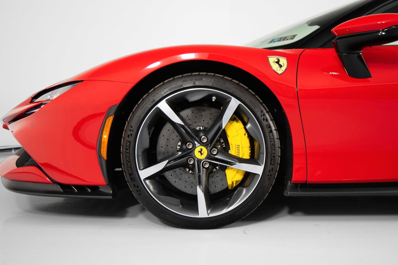 Ferrari SF90 Stradale NOLEGGIO LUNGO TERMINE - LEASING FULL INCLUSIVE