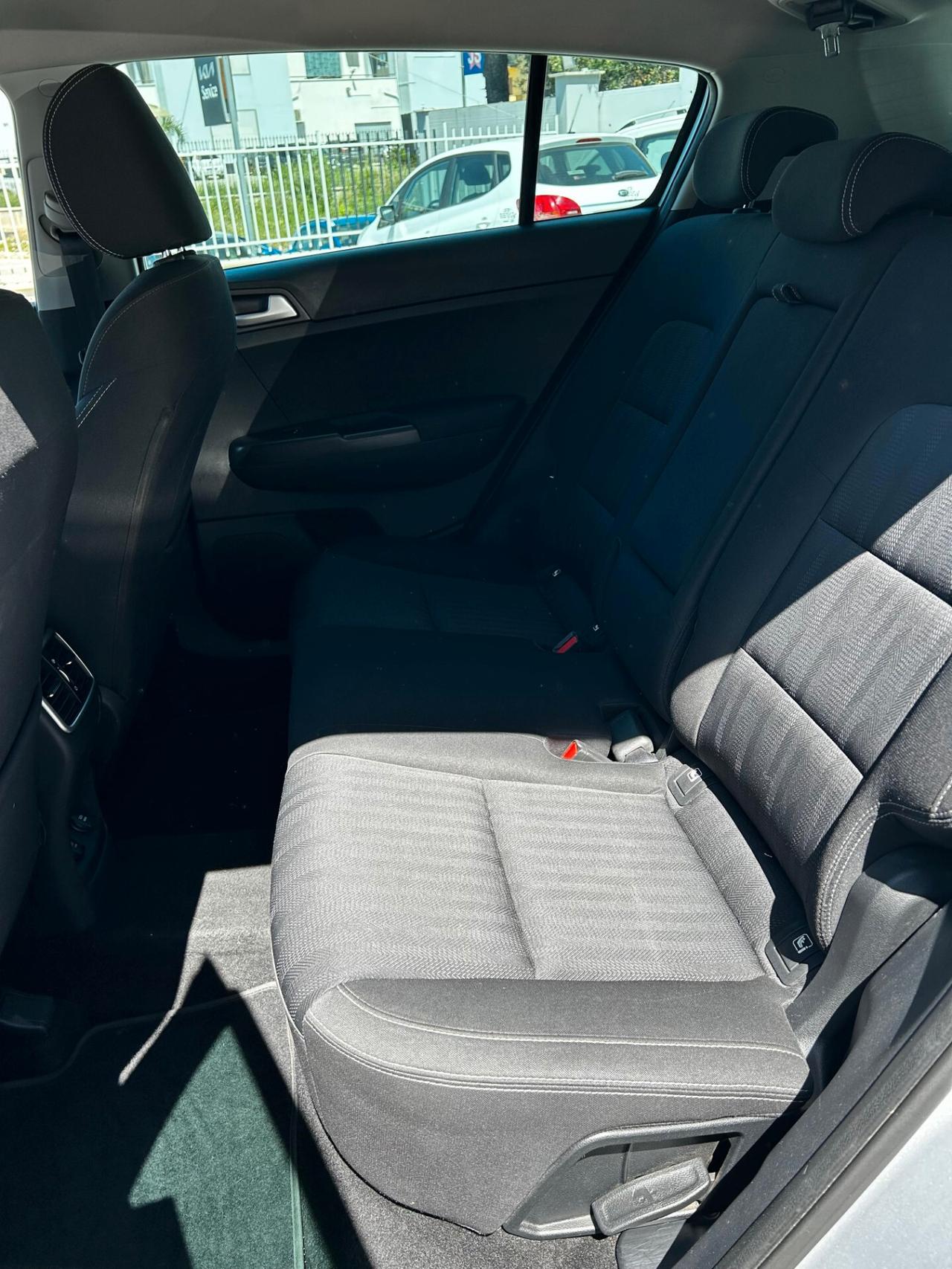 Kia Sportage 1.6 CRDI 115 CV 2WD Mild Hybrid Business Class