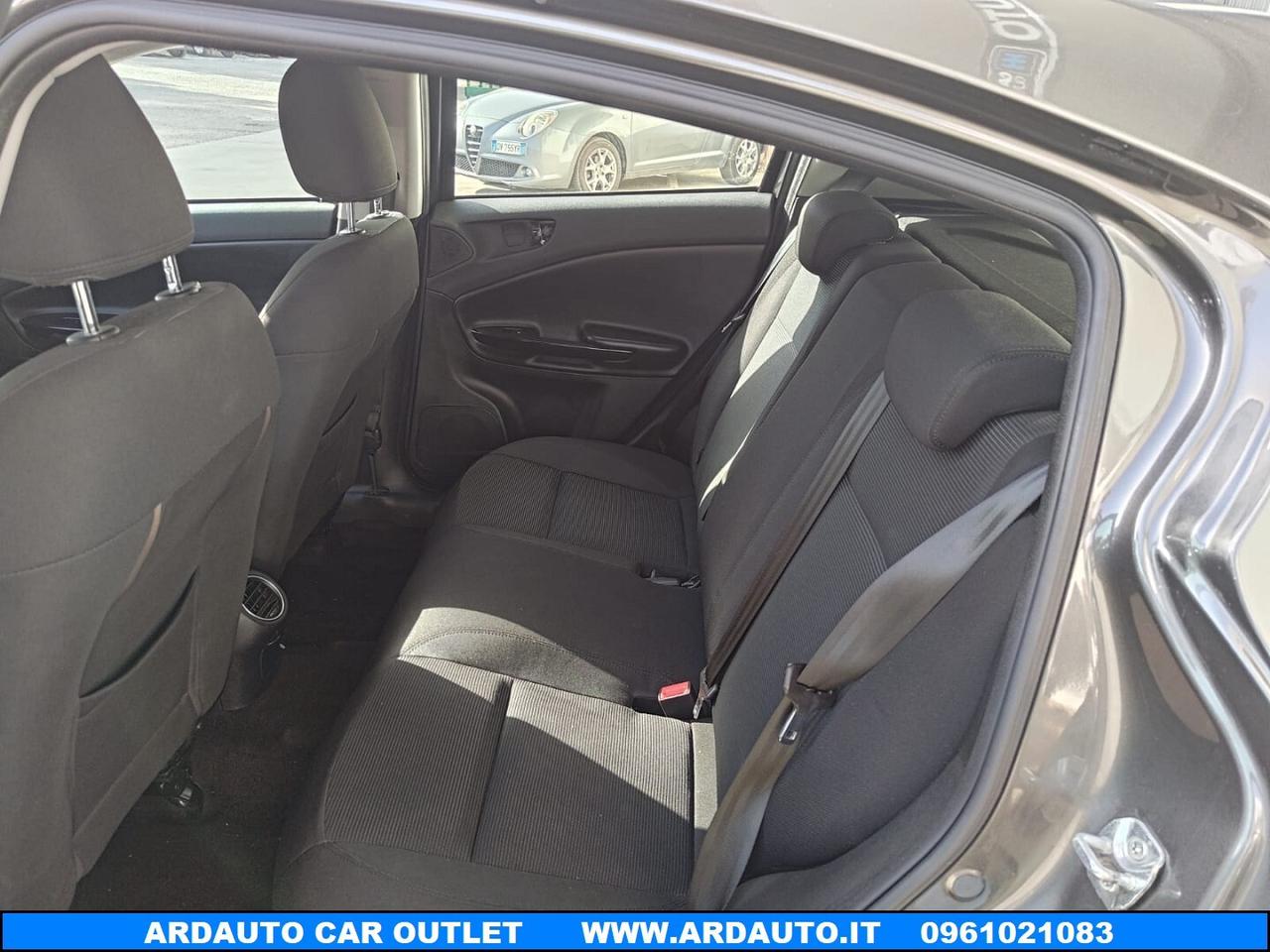 Alfa R. Giulietta 2.0 Jtdm Distinctive 140 cv
