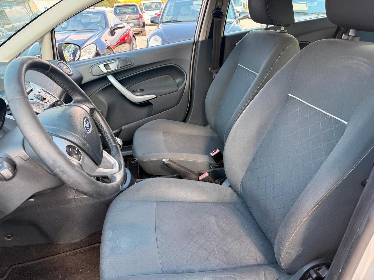Ford Fiesta Ikon 1.4 5 porte Bz.- GPL