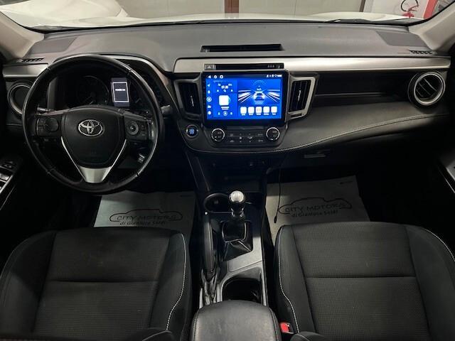 Toyota RAV 4 RAV4 2.0 D-4D 2WD Style White Ed.