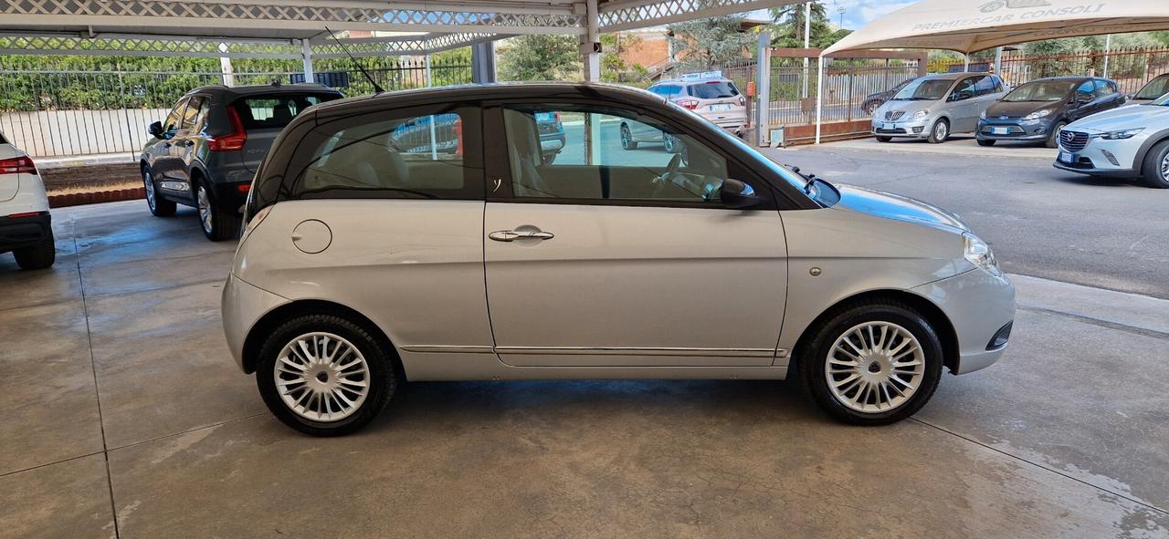 Lancia Ypsilon 1.3 Mjt 75cv BiColore