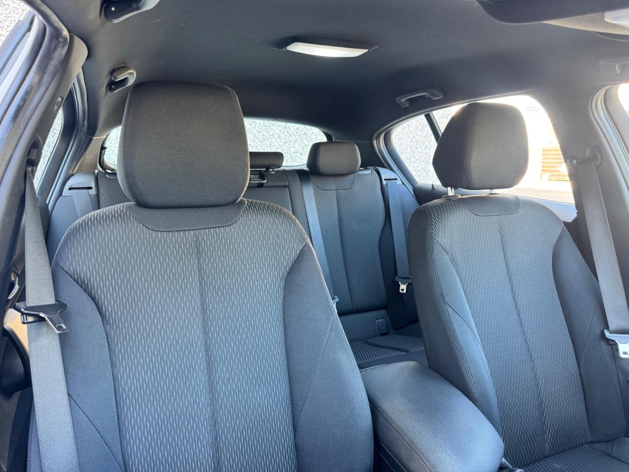 Bmw 118 118d 5p. Unique