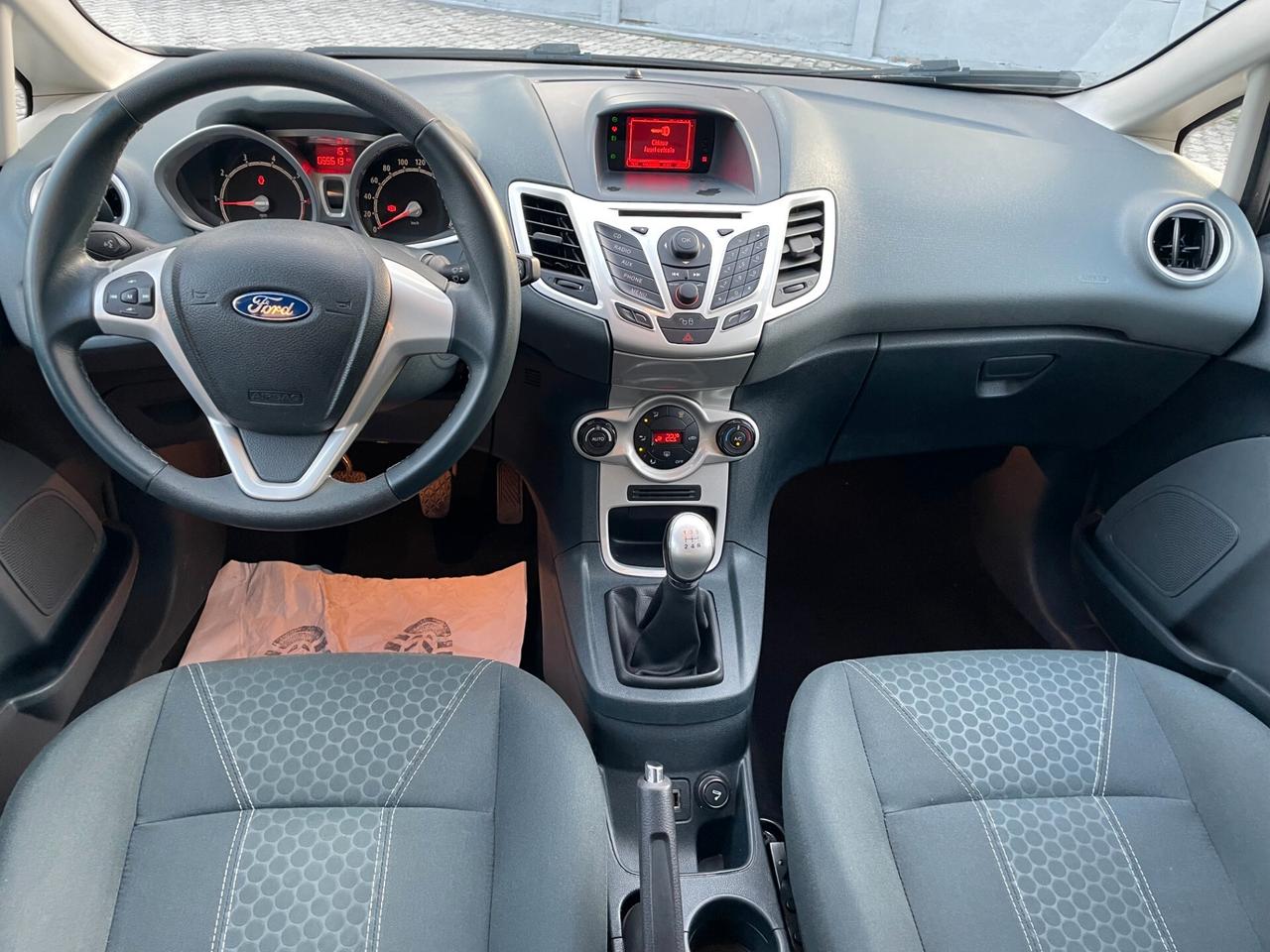 Ford Fiesta 1.2 82 CV 5 porte Titanium NEOPATENTATI KM REALI !!!