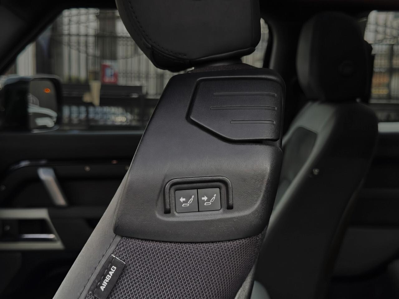 Land Rover Defender 90 3.0d i6 X-Dyn HSE TETTO