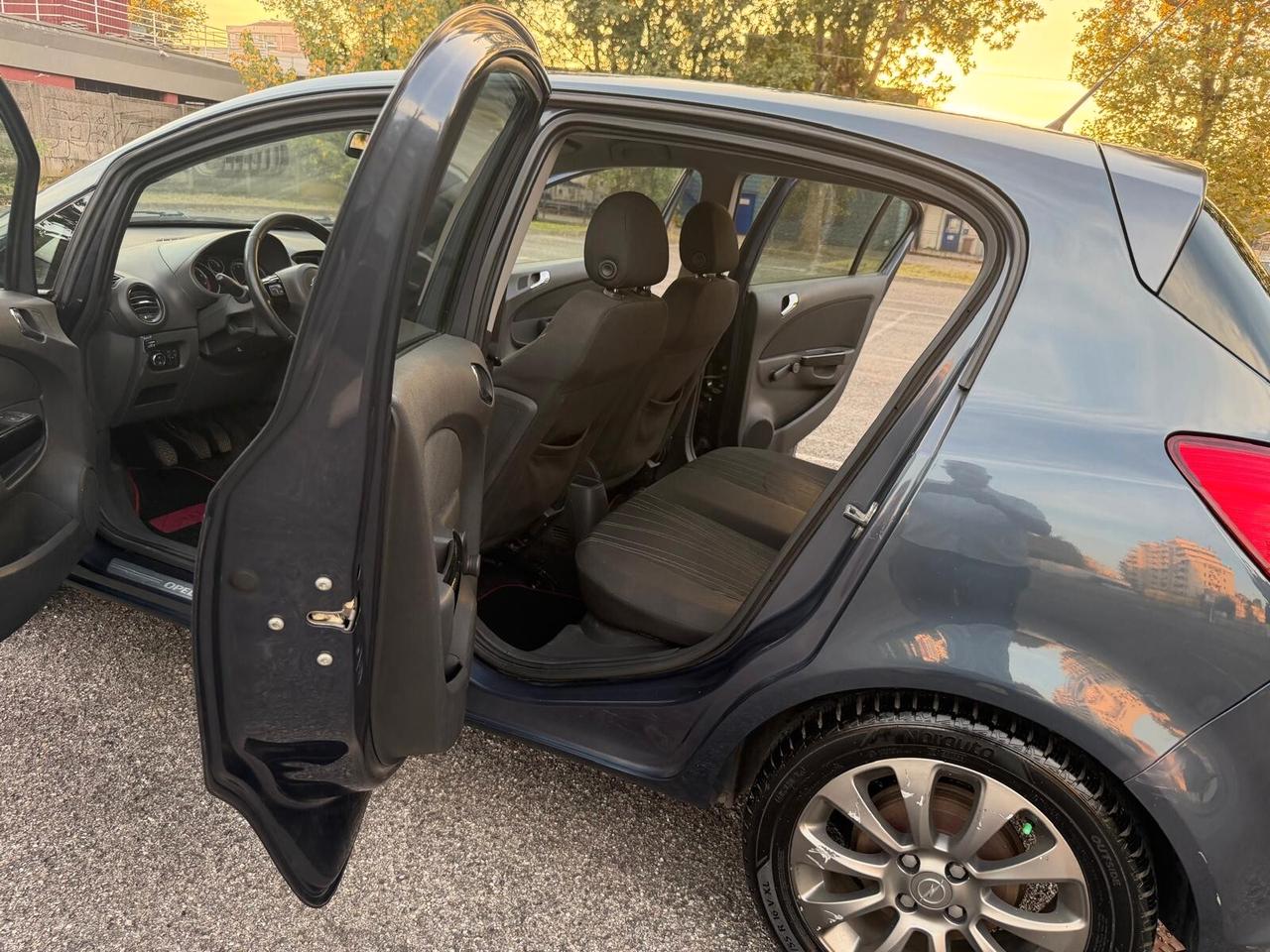 Opel Corsa 1.2 80CV 5 porte GPL-TECH Edition