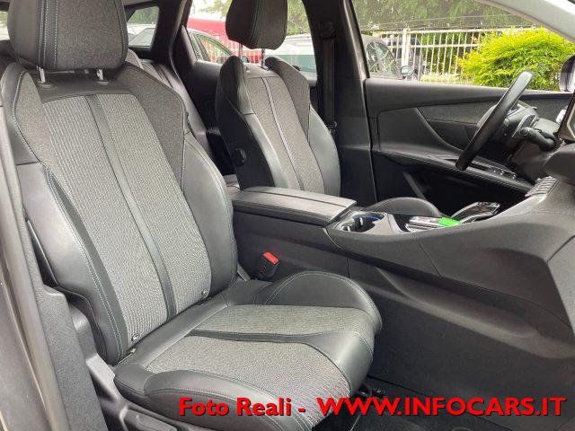 PEUGEOT 3008 Hybrid PHEV 225 e-EAT8 Allure Pack PROMO !!