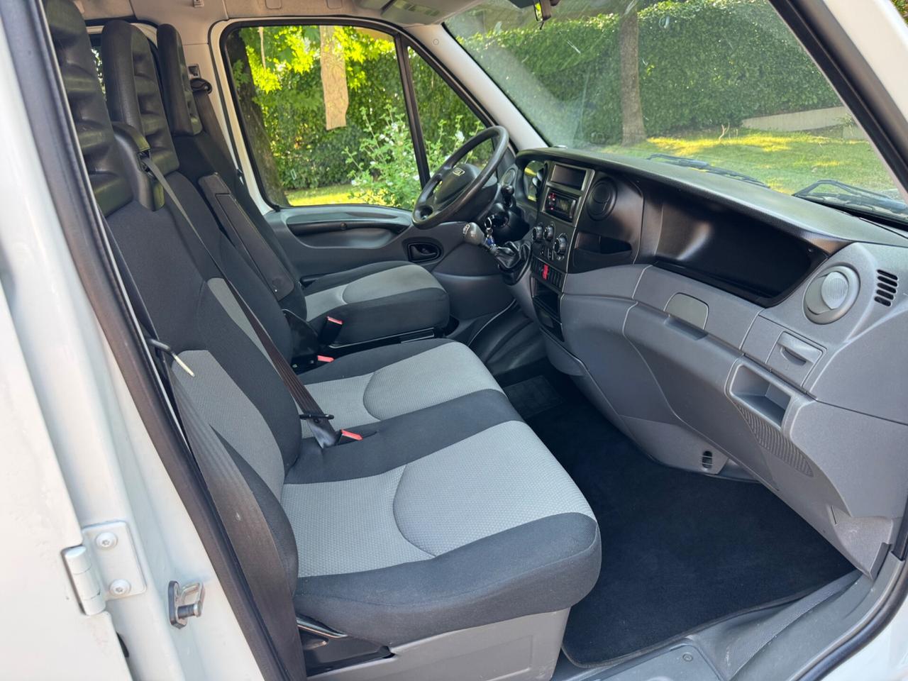 IVECO DAILY 7 posti cassone fisso