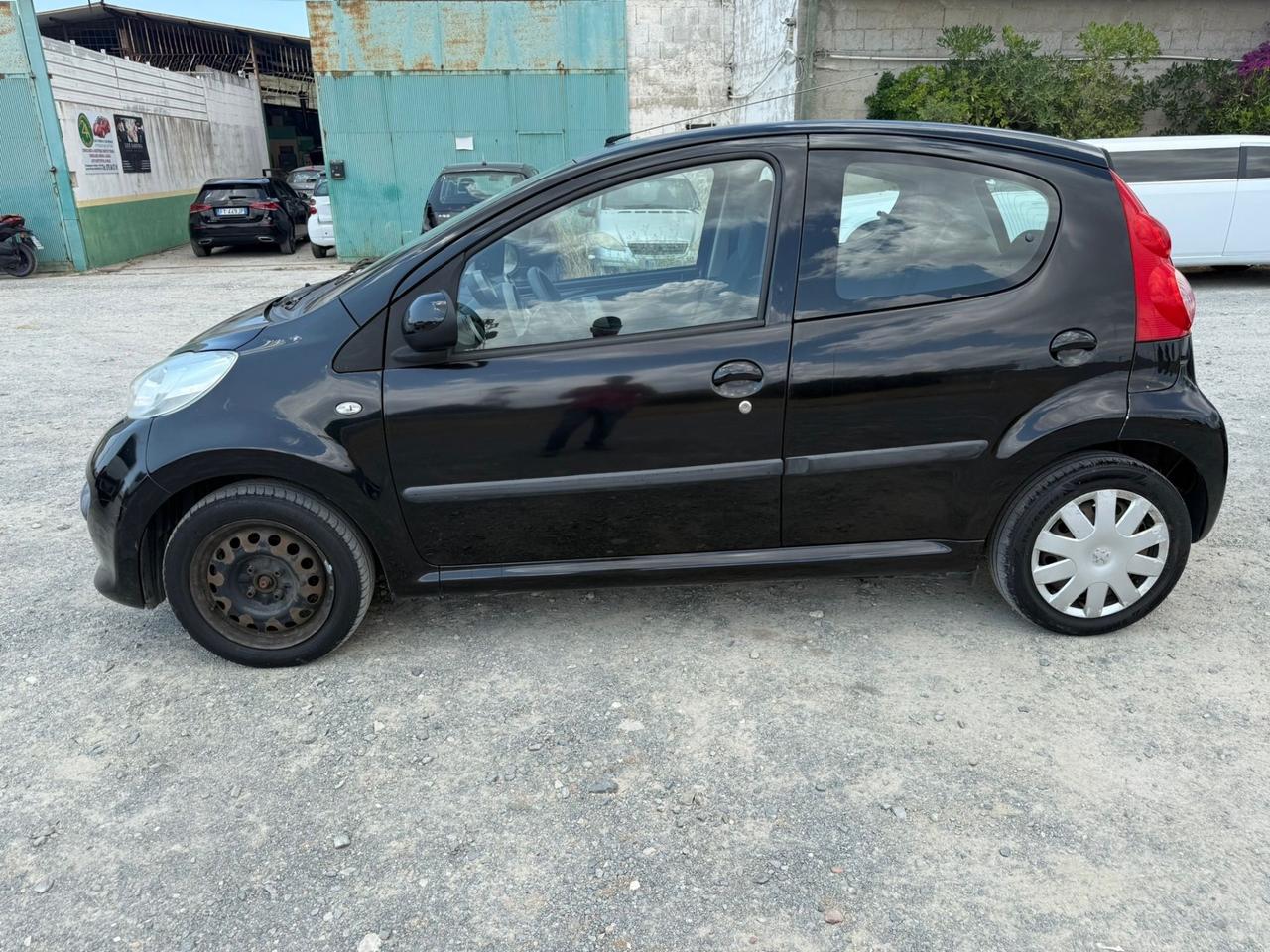 Peugeot 107 1.0 68CV 5p- Neopatentati- C1 Aygo