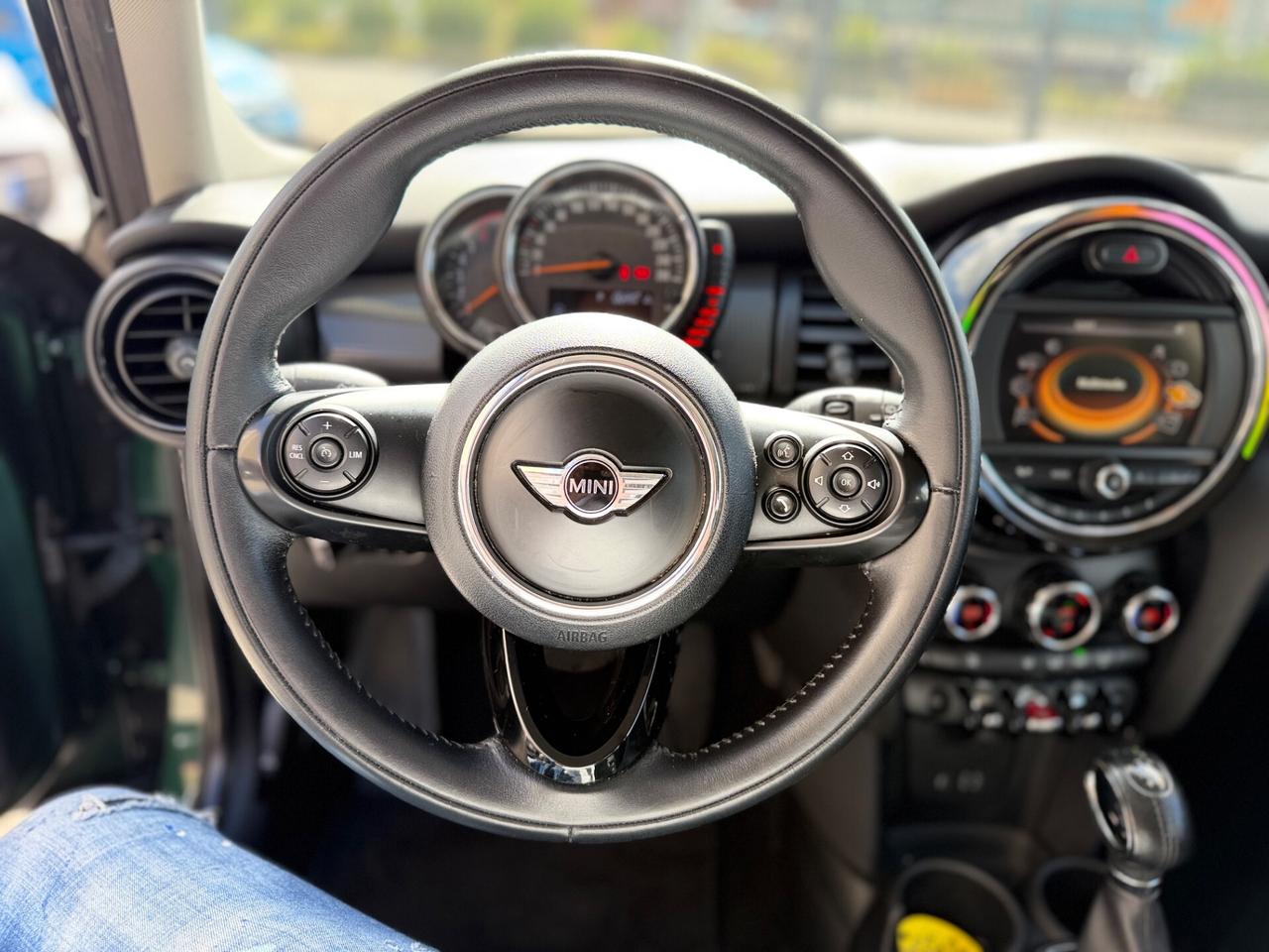 Mini 1.5 Cooper D 5 porte CAMBIO AUTOMATICO