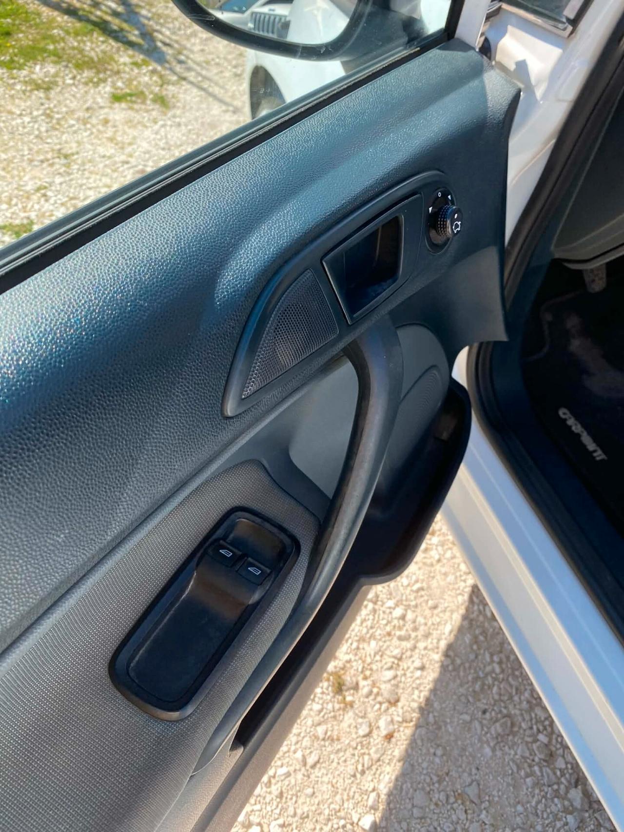 Ford Fiesta 1.4 Tdi Van Ok Neop.