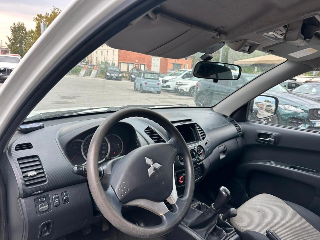 Mitsubishi L200 2.4 DI-D/154CV Double Cab Inform
