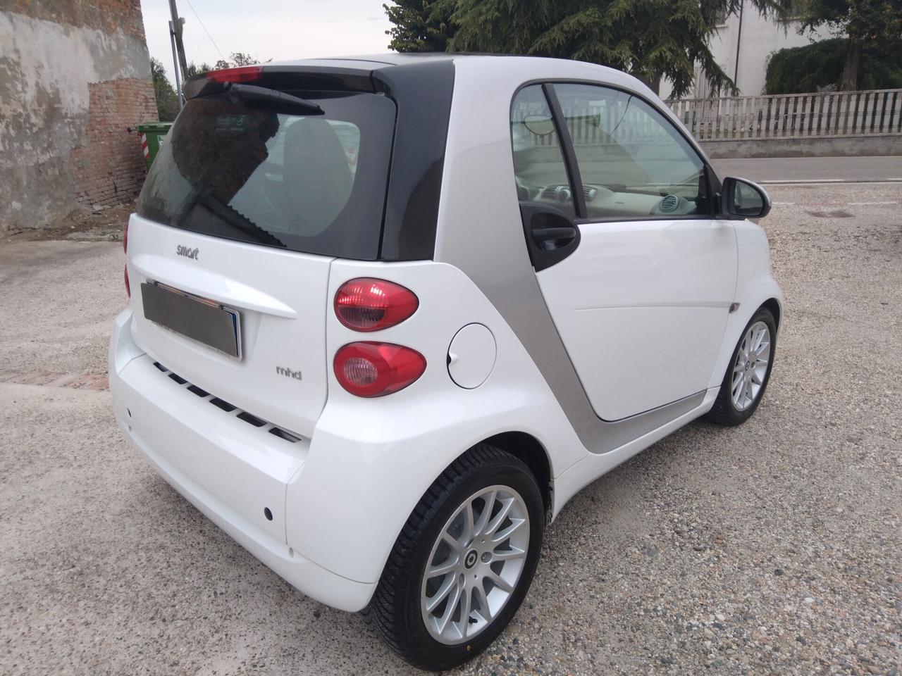 Smart ForTwo 1000 52 kW MHD coupé pure