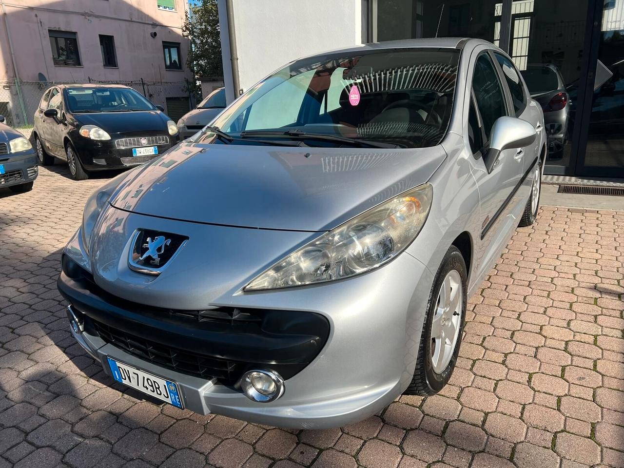 Peugeot 207 1.4 77.000KM OK NEOPATENTATI
