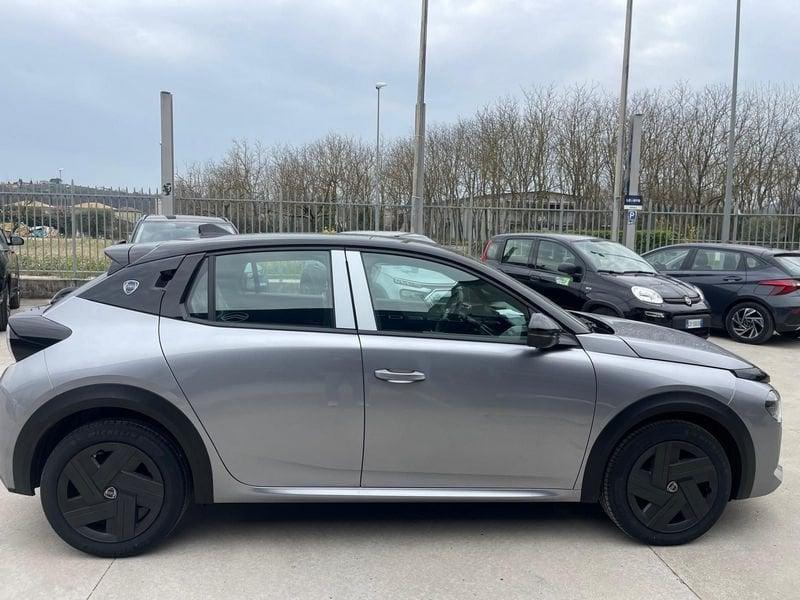 Lancia Ypsilon Ibrida Ibrida 100cv Ypsilon e-DCT extrascomnto 1000 € in caso di finanziamento