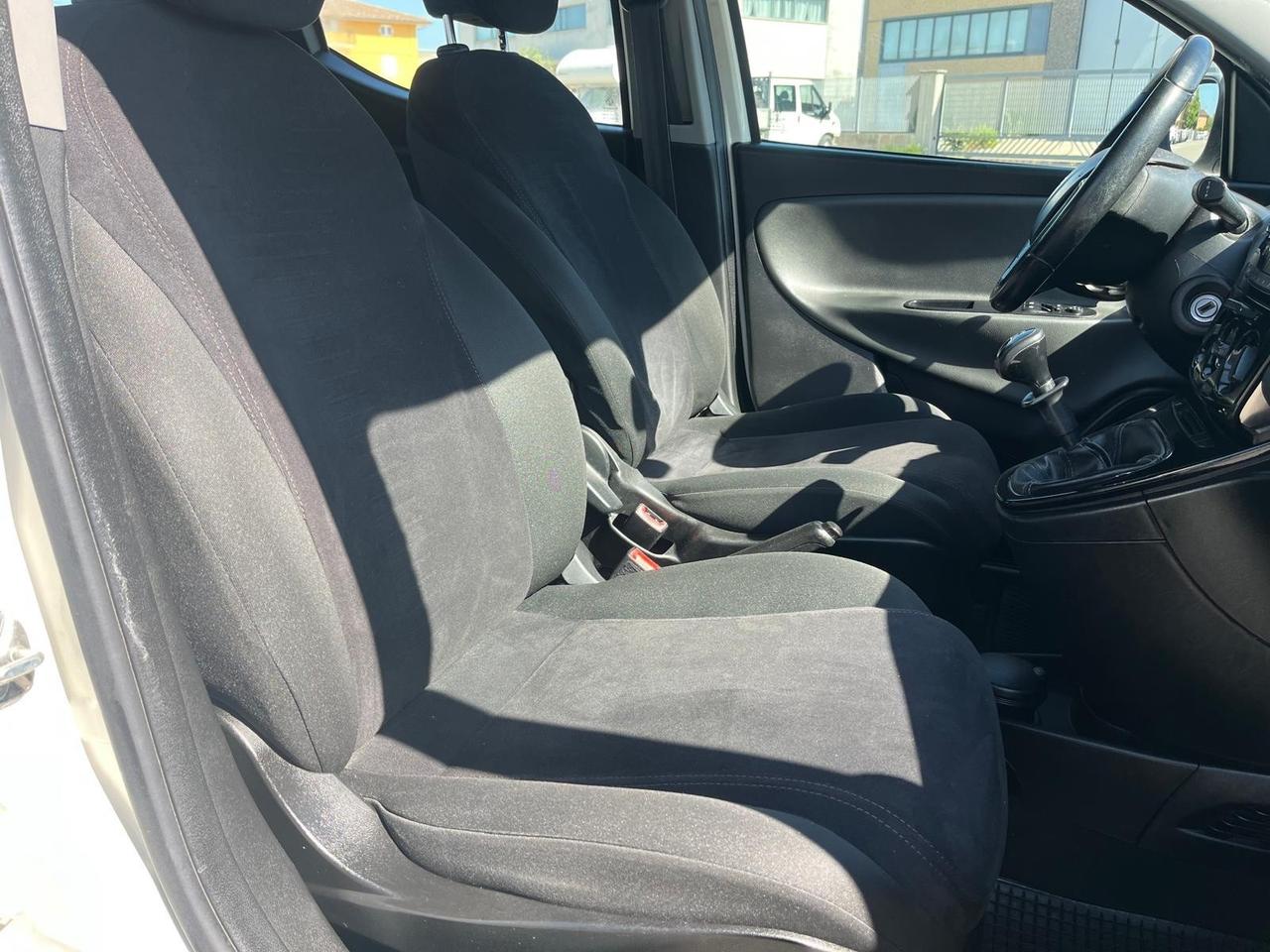Lancia Ypsilon Platinum 110000 KM GARANZIA 12 m LEGGERE)