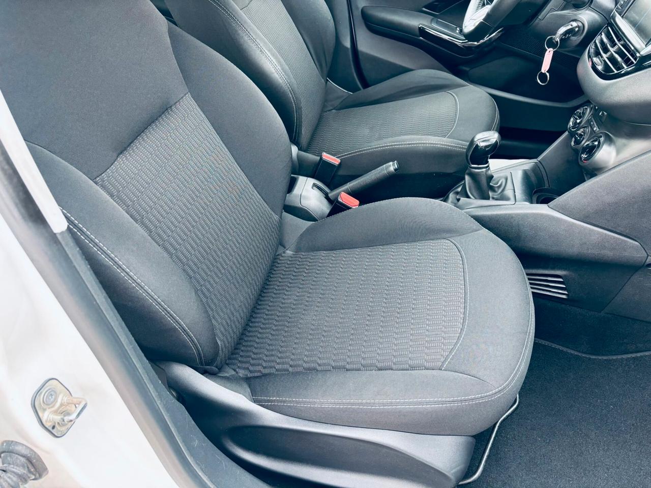 Peugeot 208 BlueHDi 75 5 porte Allure
