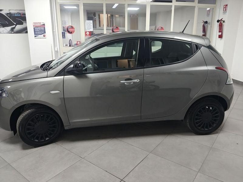 Lancia Ypsilon 1.0 FireFly 70cv Hybrid Silver