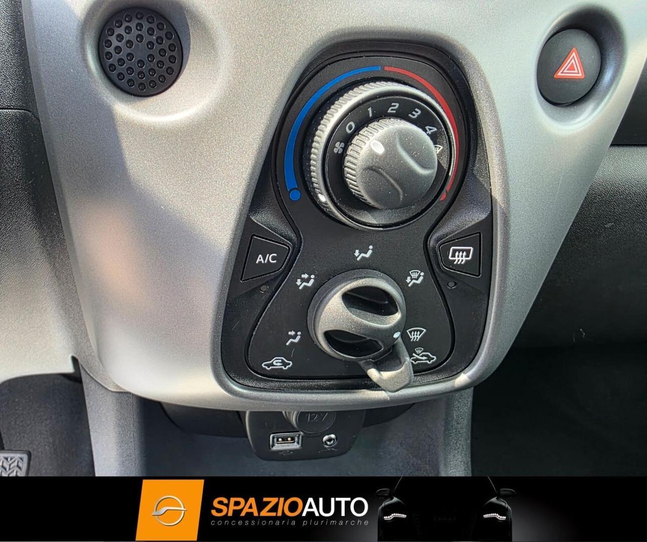 Toyota Aygo Connect 1.0 VVT-i 72 CV *CONFORT*