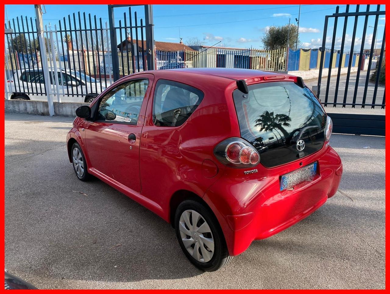 Toyota Aygo 1.0 12V VVT-i 3 porte Lounge Connect