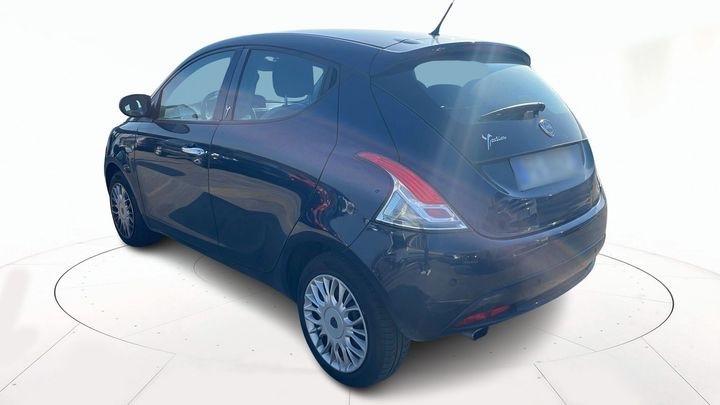 Lancia Ypsilon 1.2 69 CV 5P Gold UCONNECT Blue&Me