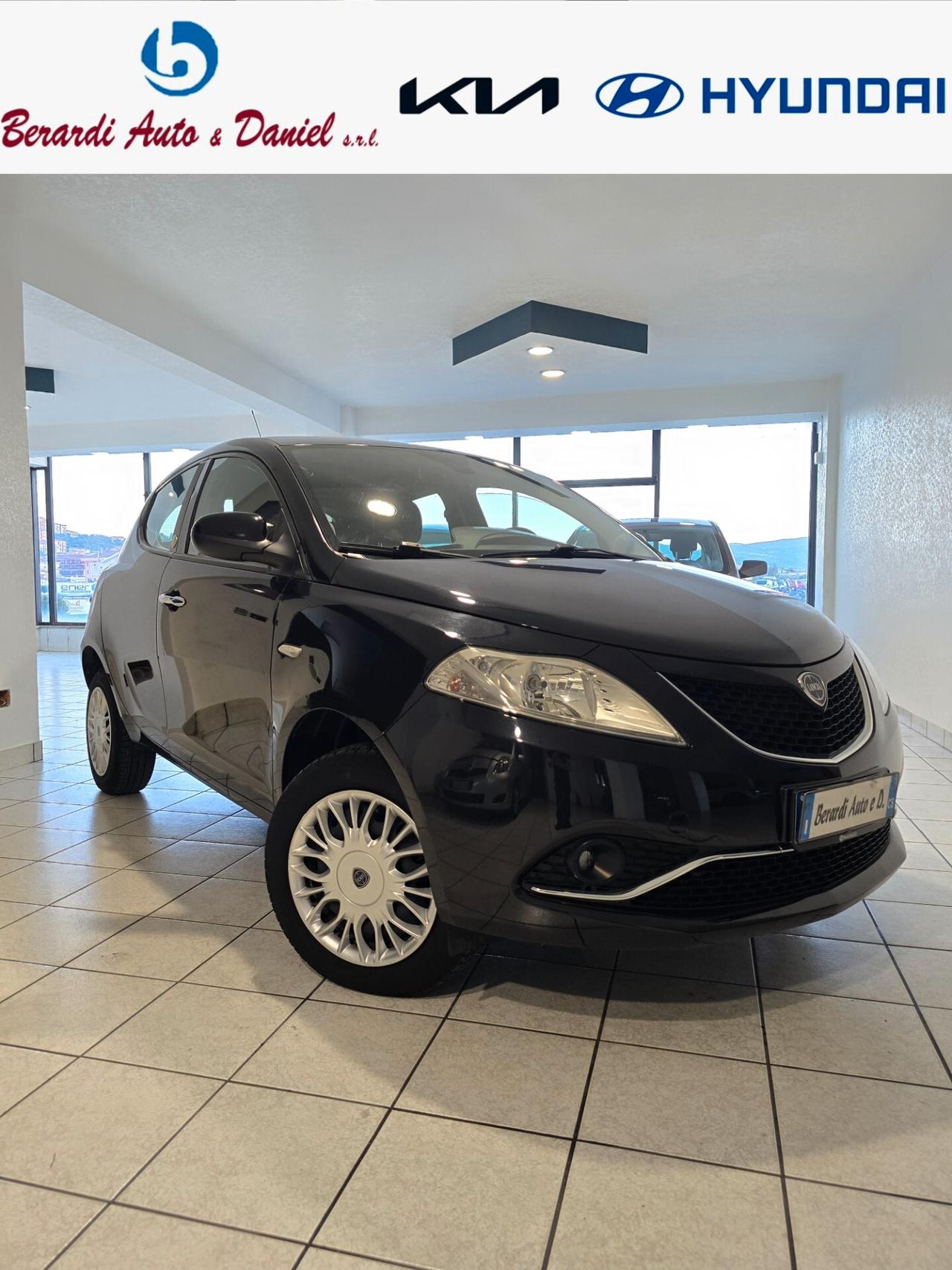 Lancia Ypsilon 0.9 TwinAir 85 CV 5 porte Metano Ecochic Gold