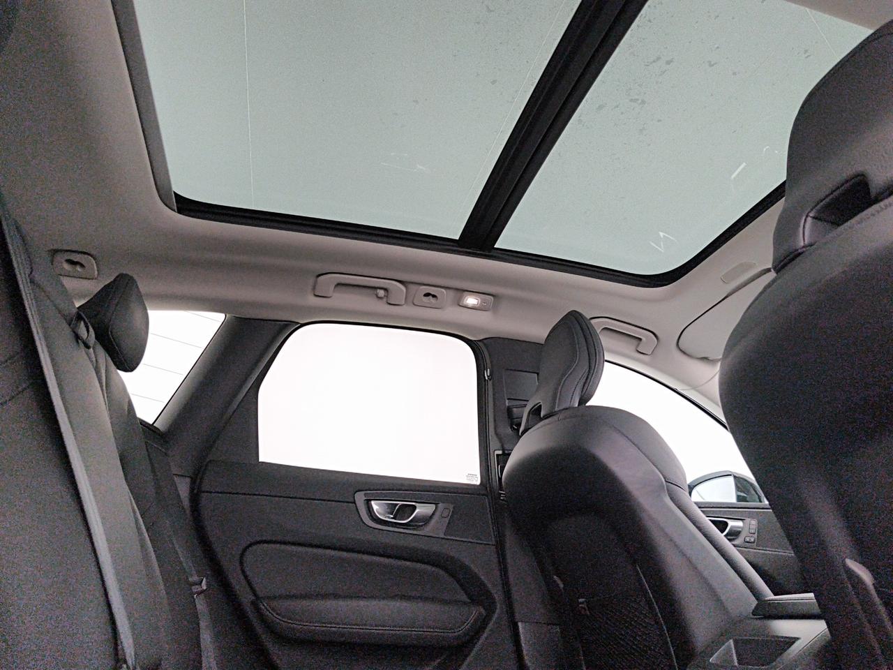 VOLVO XC60 N1 2.0 B4 d Plus Dark