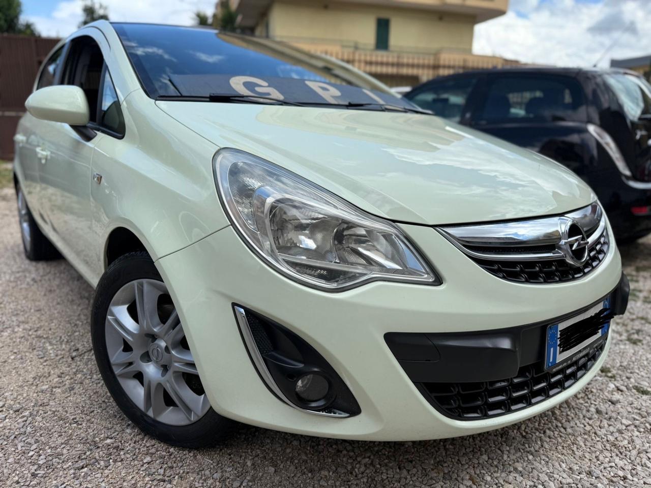 Opel Corsa 1.2 5 porte anno 2013