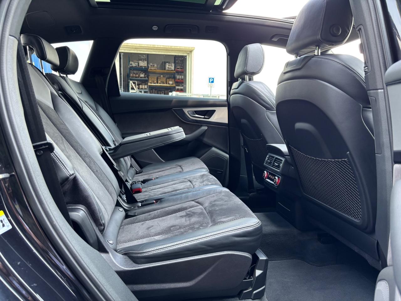 Audi Q7 3.0 TDI 272 CV quattro S LINE,TAGLIANDI CERTIFICATI