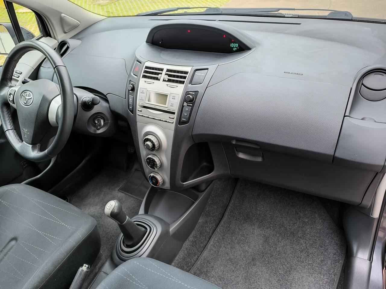 Toyota Yaris 1.0 5 porte Sol