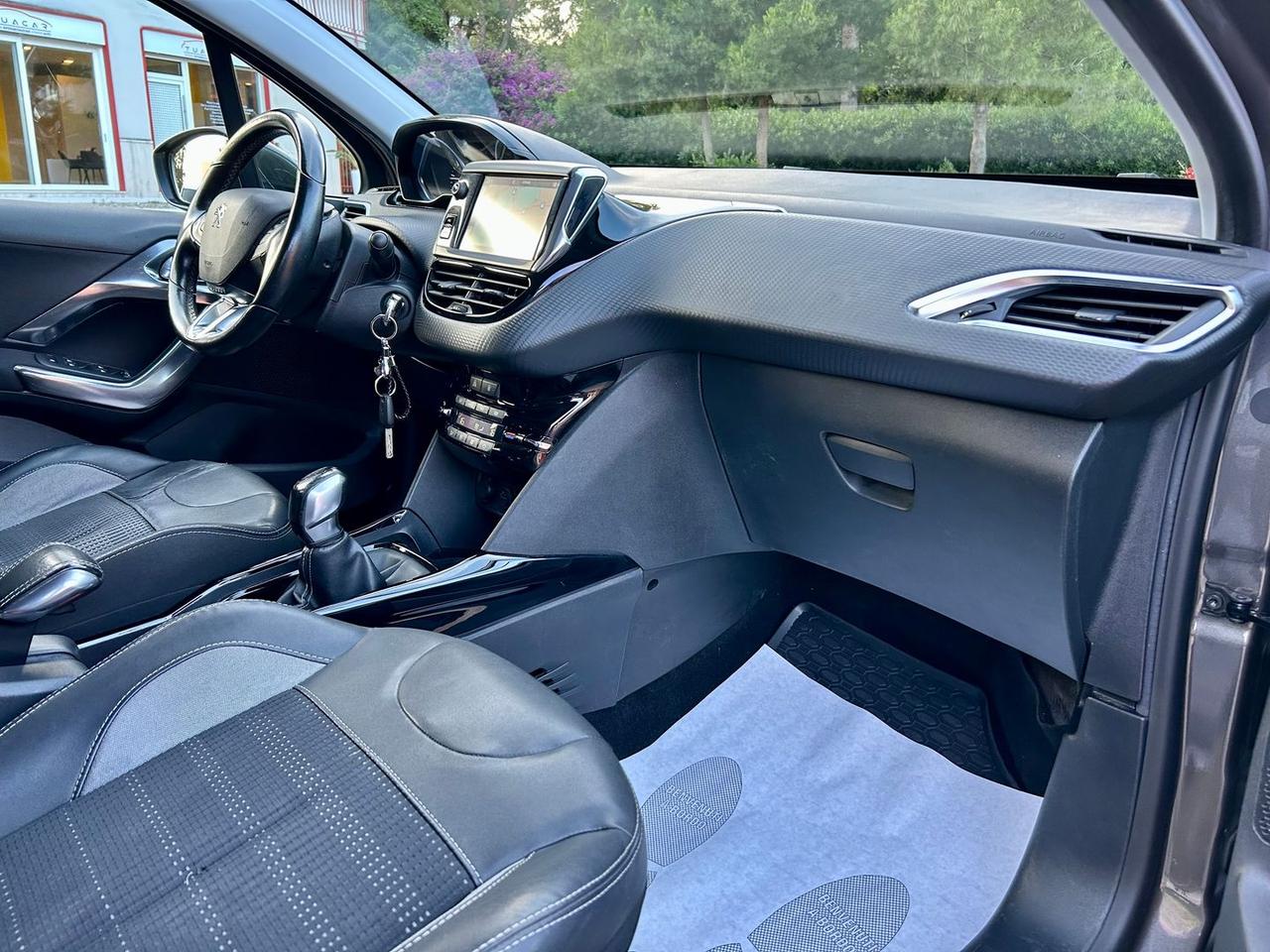 Peugeot 2008 Allure 1.2 PureTech 110