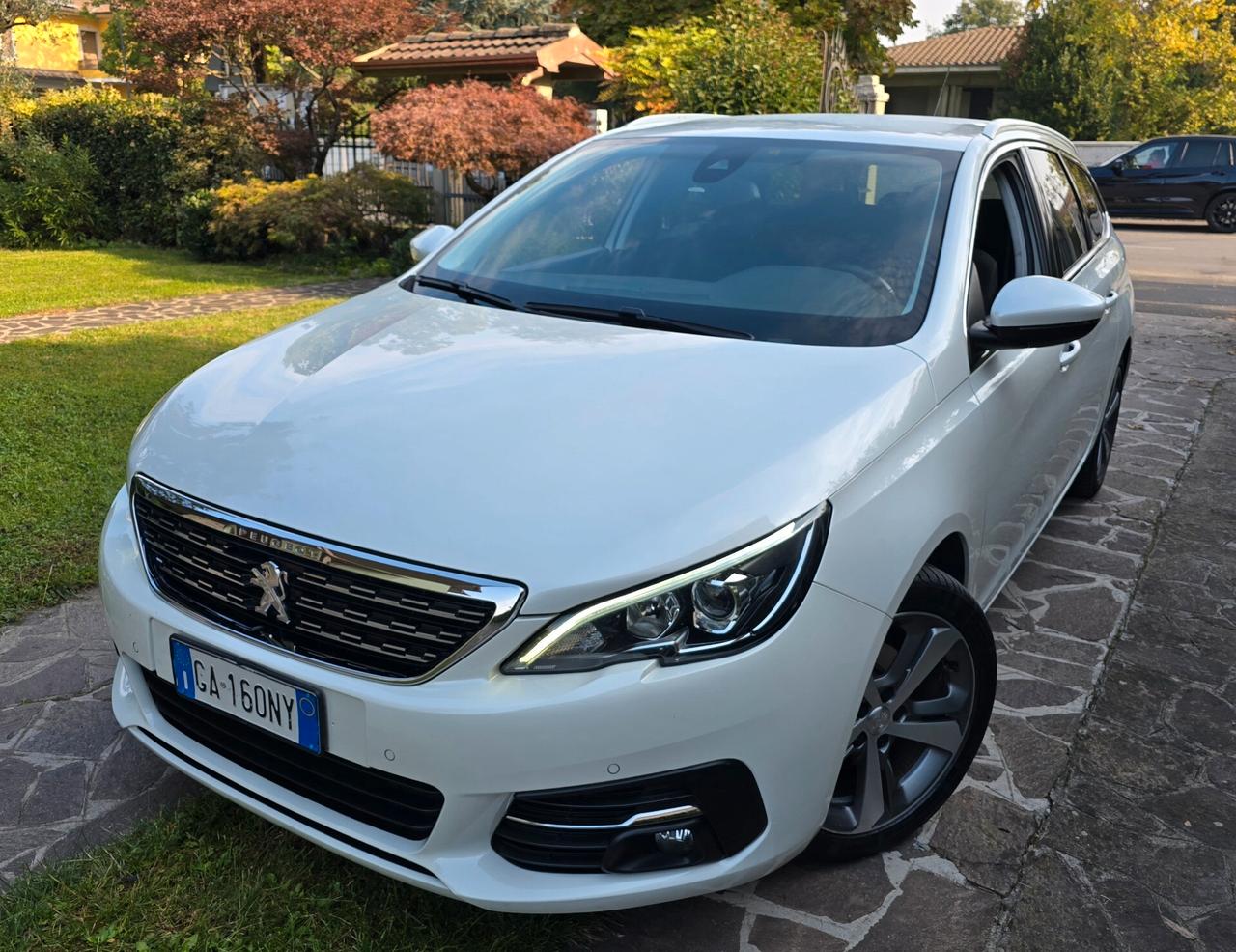 Peugeot 308 BlueHDi 130 S&S SW Allure bianco perla